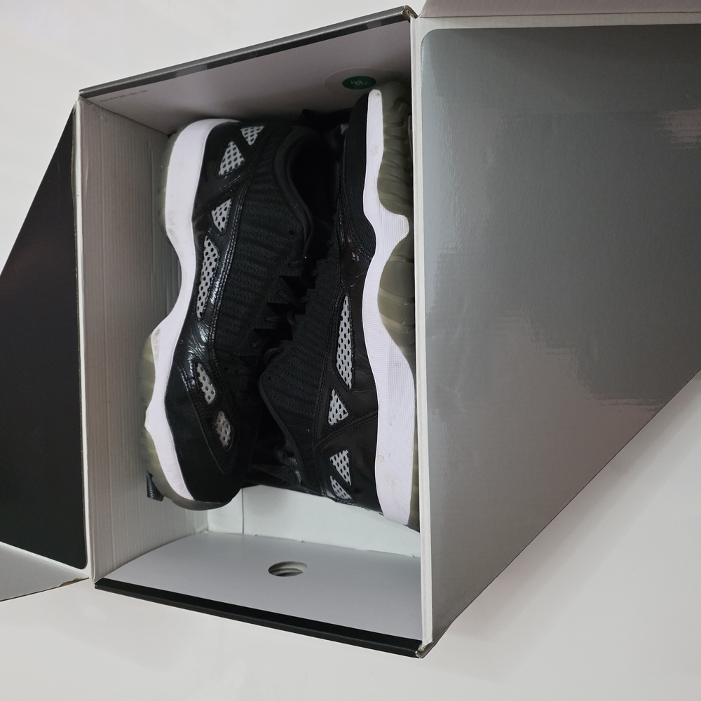 Air Jordan 11 Retro Low IE
